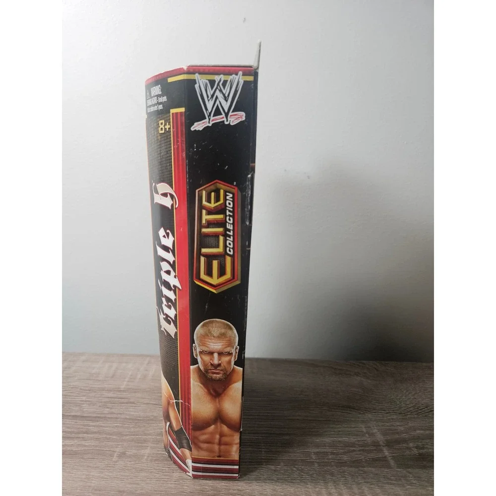 WWE Elite Triple H WrestleMania 29 Toys R Us Exclusive Action Figure Y6839 NEW
